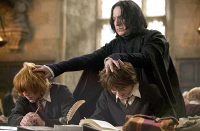 ​魔法世界新篇章：非裔斯内普教授的悬念与变革