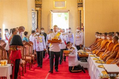 ​泰国王子提帮功代表国王赴北标敬献僧衣