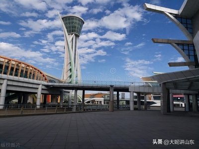 ​潍坊的17所大学中，有哪些是以“山东”来命名的？