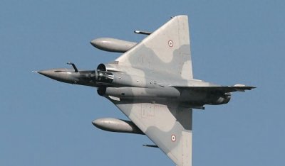 ​法国幻影2000战斗机，拥有独特的机身布局，性能不输美制F16