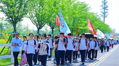 ​全椒县第八中学2025届高三开展户外拓展活动