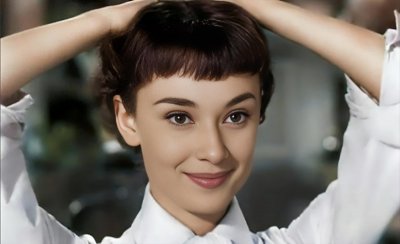 ​奥黛丽·赫本，12张罕见的照片，笑起来宛如天使降临，令人倾心