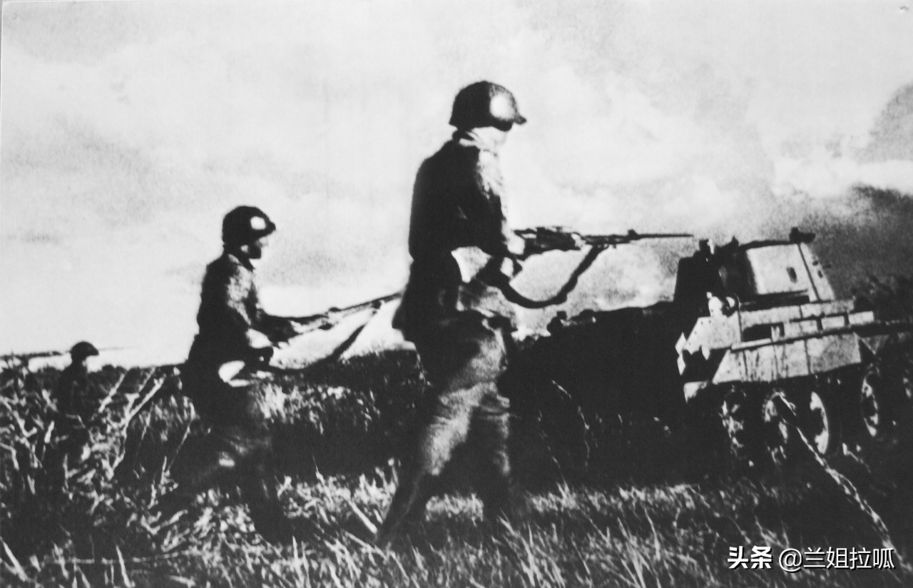 百团大战胜利的总指挥的身份揭秘,不是毛泽东,而是两个大元帅