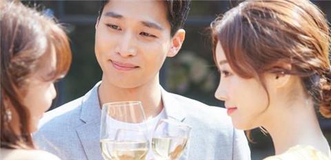 男人没钱就不配有爱情吗