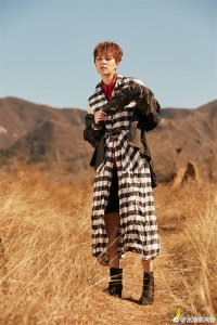 ​可盐可甜的@火箭少女101_Sunnee 满屏的长腿真是让人羡慕