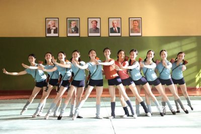 ​看芳华有感：有人唏嘘刘峰和何小萍的结局，是好人没好报吗？