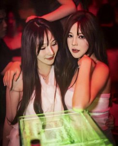 ​揭秘夜场背后的女性工作：她们的故事比你想象的要复杂