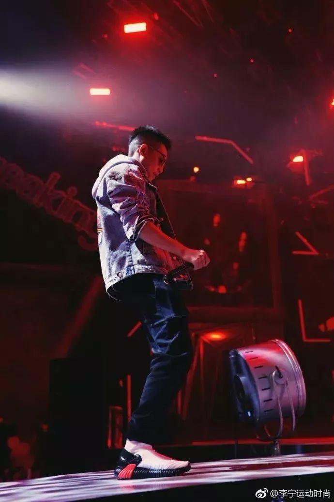 彻底火了!李宁登上纽约时装周!好看到爆炸!