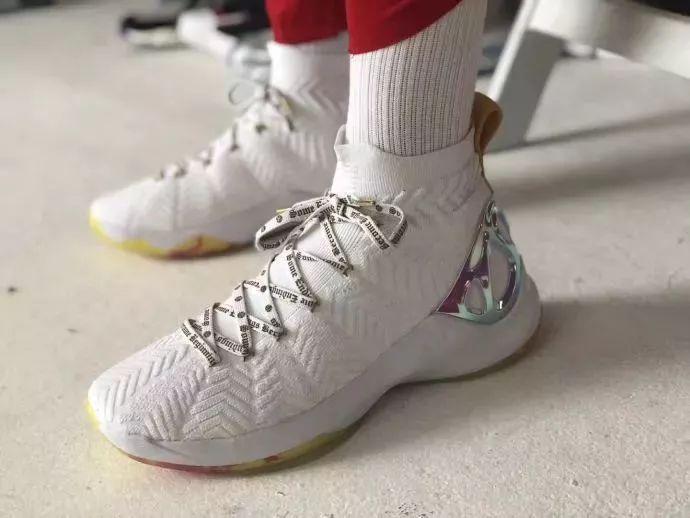 彻底火了!李宁登上纽约时装周!好看到爆炸!