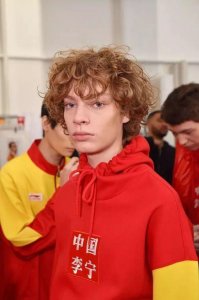 ​彻底火了！李宁登上纽约时装周！好看到爆炸！