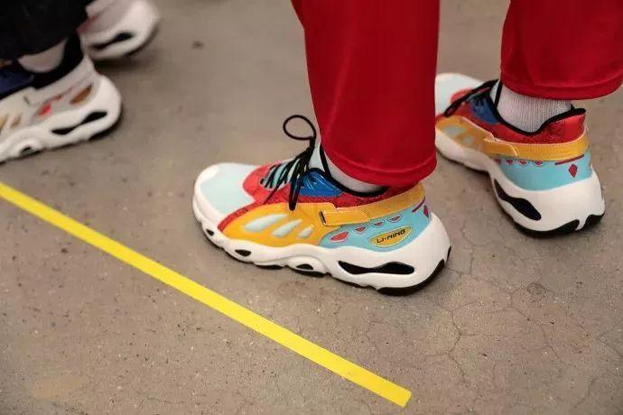 彻底火了!李宁登上纽约时装周!好看到爆炸!