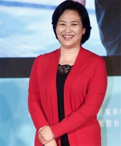 ​39岁拿梅花奖，凭“薛甄珠”再爆红，戏外太低调丈夫身份至今是谜