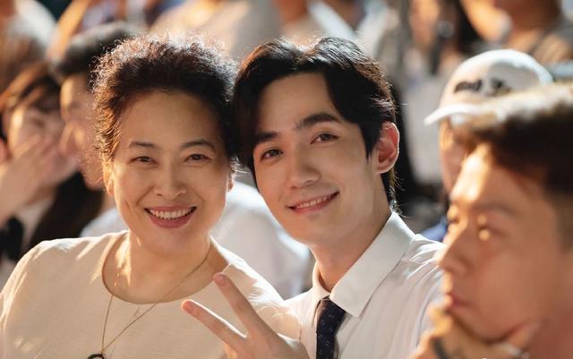 39岁拿梅花奖，凭“薛甄珠”再爆红，戏外太低调丈夫身份至今是谜