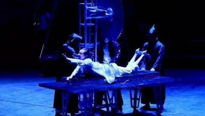 ​魔术锯死人（魔术锯断活人）