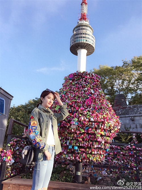 文梦洋,因《丑女无敌》演小艾而爆红的她,穿衣搭配起来好漂亮