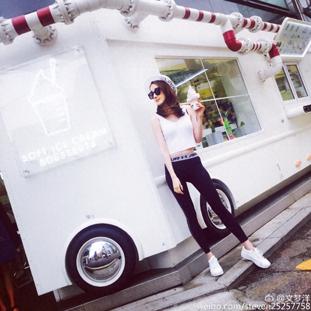 文梦洋,因《丑女无敌》演小艾而爆红的她,穿衣搭配起来好漂亮