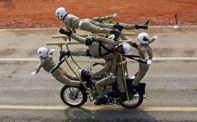​印度摩托车阅兵很搞笑，但不应嘲讽！其真正实力不容小觑