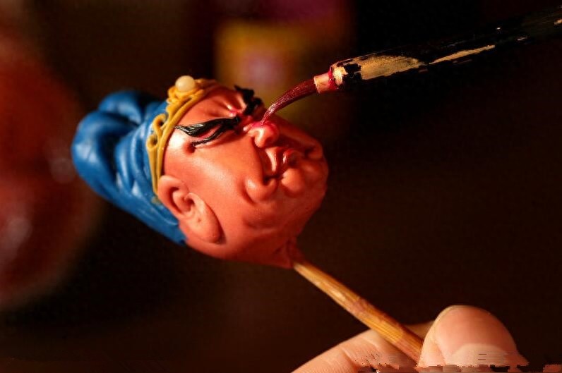 捏面人:是捏制的创作艺术,已很少作为食物出现