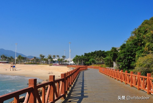 冬日的惠州大亚湾黄金海岸 -- 蓝天白云，海天一色