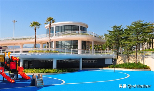 冬日的惠州大亚湾黄金海岸 -- 蓝天白云，海天一色