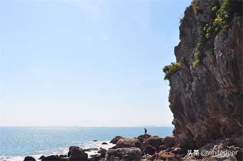 冬日的惠州大亚湾黄金海岸 -- 蓝天白云，海天一色