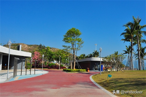 冬日的惠州大亚湾黄金海岸 -- 蓝天白云，海天一色