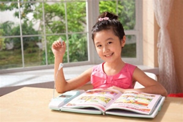 她是代言步步高点读机的小女孩,谣传高考403分,十年后长这样