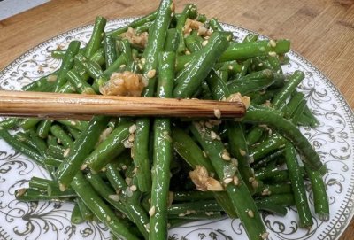 ​10分钟做爽口凉拌长豆角，翠绿清脆，味道好到全家抢着吃