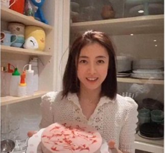 ​击败关之琳，赢过李嘉欣，战胜蔡少芬，香港女首富甘比的上位史