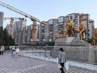 ​骏景花园降到接近2字头，社区嘈杂，管理混乱！