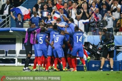 ​吉鲁头球帕耶绝杀 法国2-1胜罗马尼亚