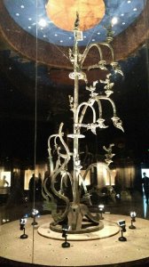 ​三星堆的青铜树，其实就是农村沟口路边常见的这种树