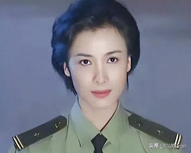 ​她24岁被嘲配不上22岁的陆毅，今50岁独自带娃18年，儿子很争气