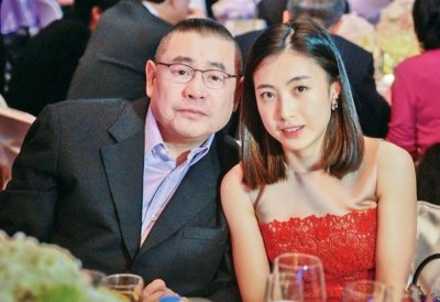 ​香港富豪刘銮雄700亿被洗劫一空，如今甘比的真面目彻底暴露！