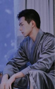 ​李现杨紫合体登杂志，看到他们的封面，隔着屏幕都能溢出的甜